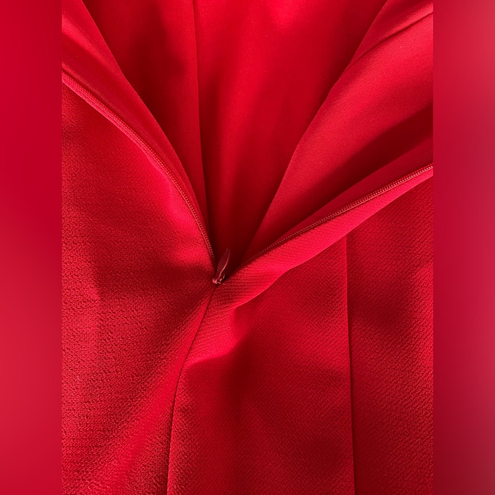 GUC Avery G One Shoulder Red Floor Length Gown Prom Dress size 4 - Picture 6 of 16